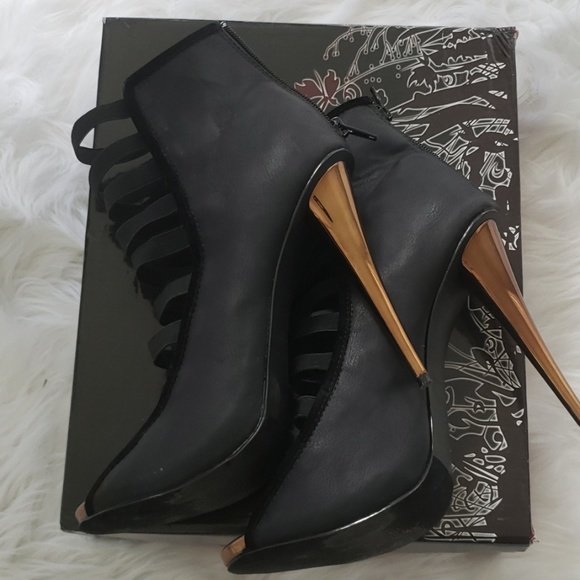 Boot/heels - Picture 5 of 6